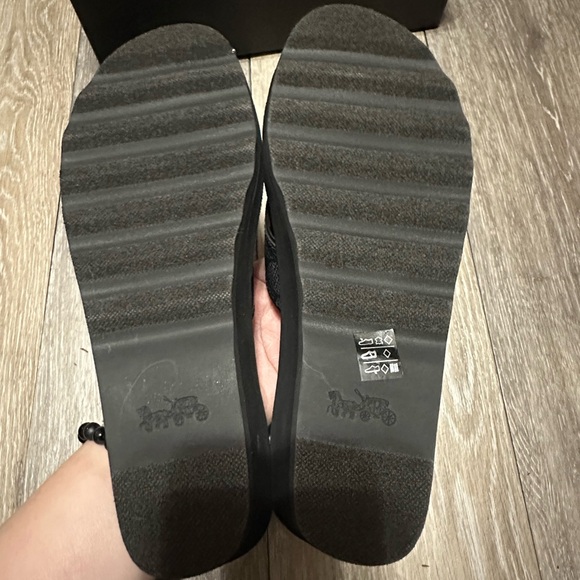 Never use COACH JANICE FLIP FLOPS WEDGE HEEL IN BLACK AND GRAY size:7 A00964 - Picture 8 of 8